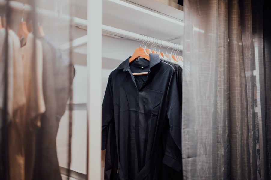 Sophisticated Midi Dresses with Luxury Handbags Chic Pairings